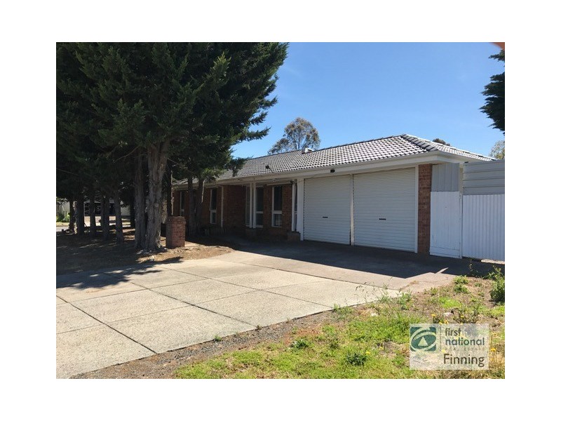 18 Ruffy Drive, Cranbourne VIC 3977