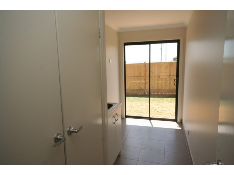 4 Pasadena Boulevard, Clyde VIC 3978