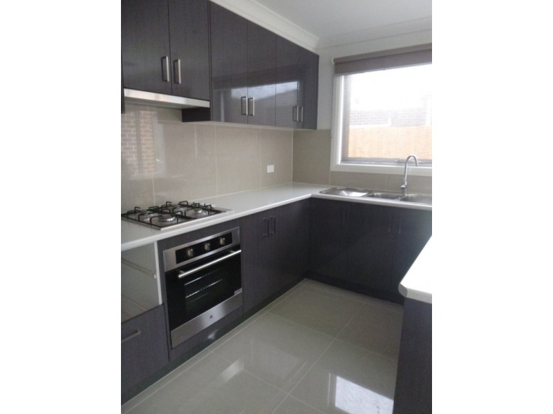 2/52 Taylor Street, Cranbourne VIC 3977