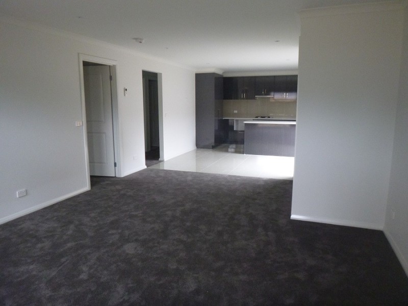 2/52 Taylor Street, Cranbourne VIC 3977