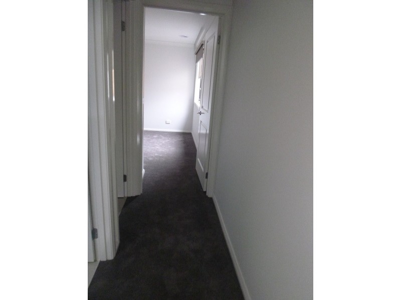 2/52 Taylor Street, Cranbourne VIC 3977