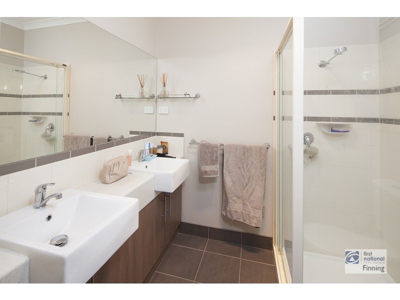 33 Moore Mews, Pakenham VIC 3810