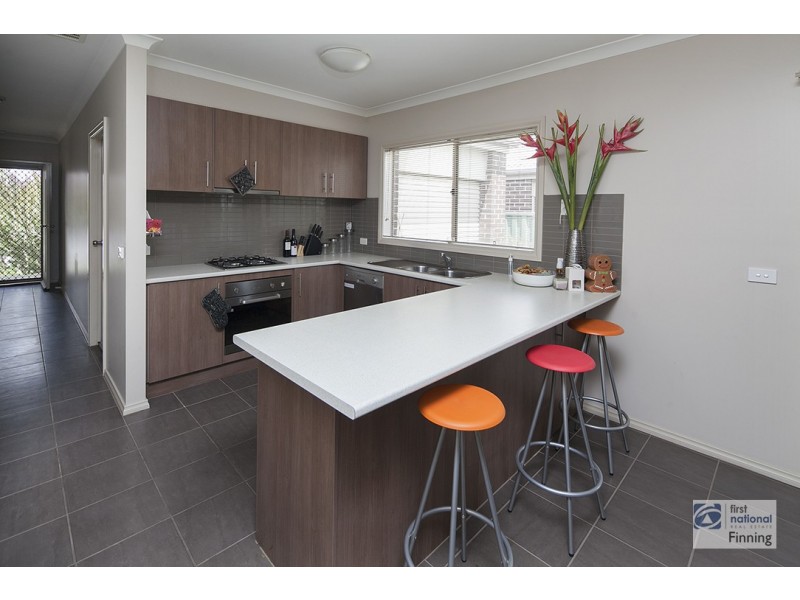 33 Moore Mews, Pakenham VIC 3810