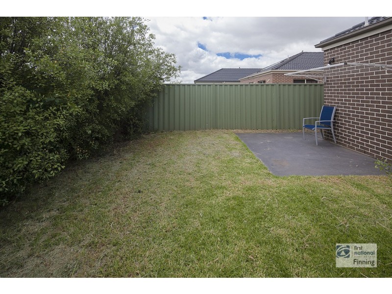 33 Moore Mews, Pakenham VIC 3810