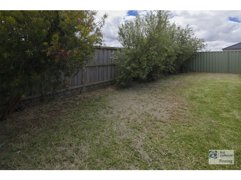 33 Moore Mews, Pakenham VIC 3810