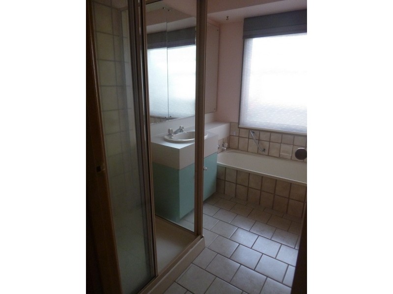 7 Evelyne Avenue, Cranbourne VIC 3977