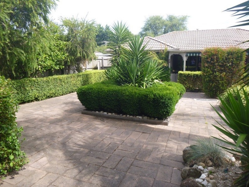 7 Evelyne Avenue, Cranbourne VIC 3977