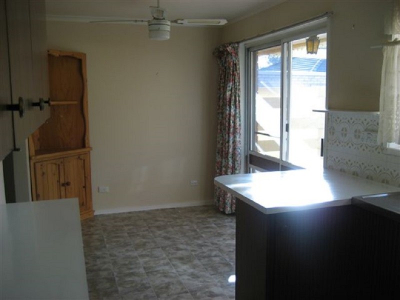 2/29 Bowen Street, Cranbourne VIC 3977