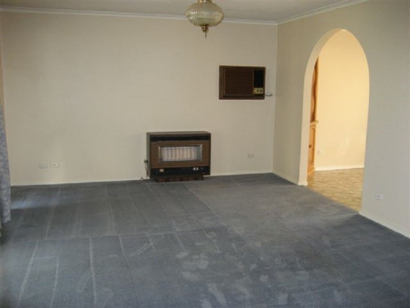 2/29 Bowen Street, Cranbourne VIC 3977