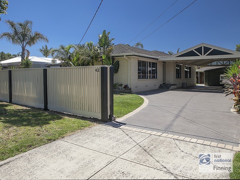 42 Spring Road, Junction Village VIC 3977