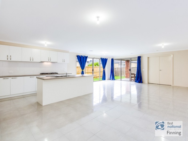 86 Ranfurlie Boulevard, Cranbourne West VIC 3977