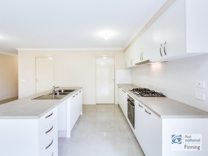 86 Ranfurlie Boulevard, Cranbourne West VIC 3977