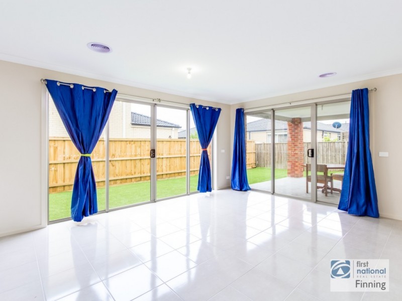 86 Ranfurlie Boulevard, Cranbourne West VIC 3977
