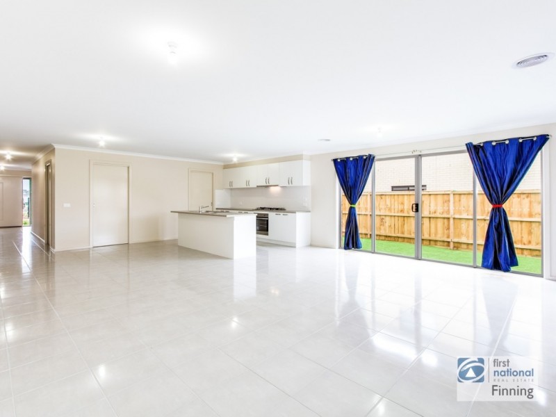 86 Ranfurlie Boulevard, Cranbourne West VIC 3977