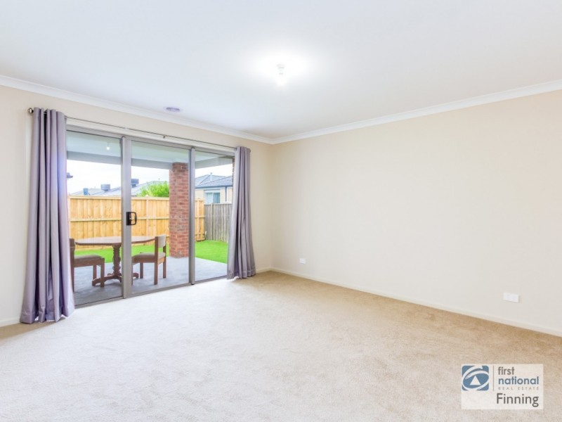 86 Ranfurlie Boulevard, Cranbourne West VIC 3977