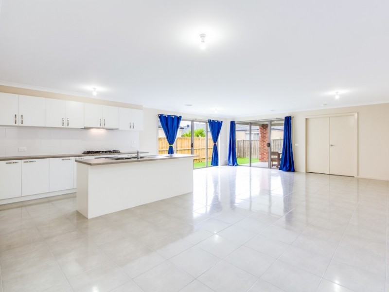 86 Ranfurlie Boulevard, Cranbourne West VIC 3977