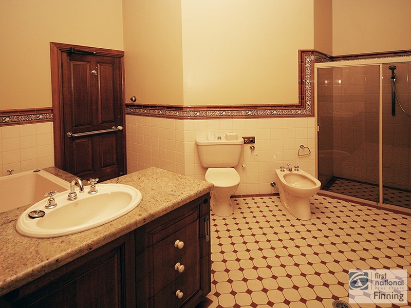 130 Tuckers Rd, Clyde VIC 3978