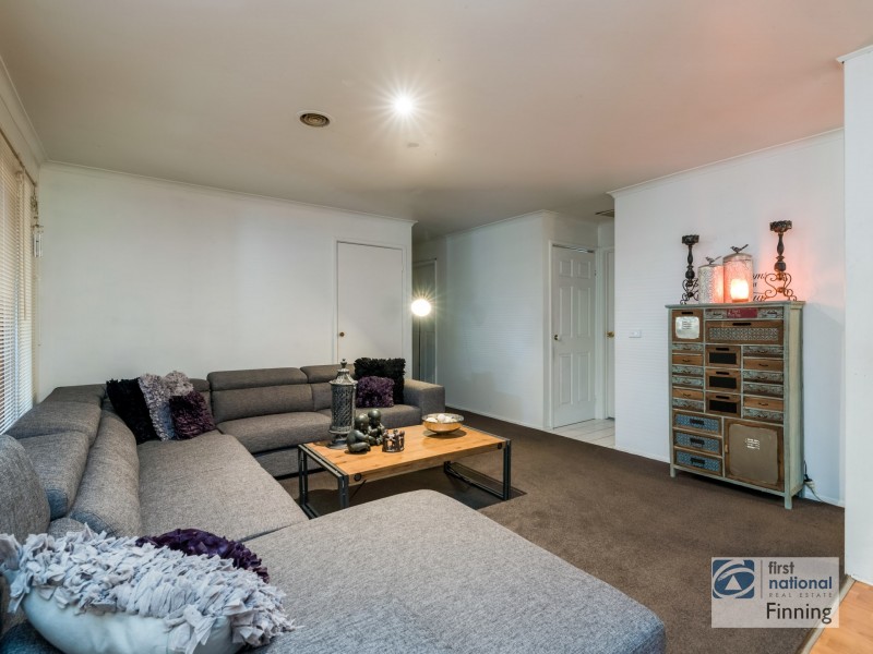 4 Maria Court, Cranbourne North VIC 3977