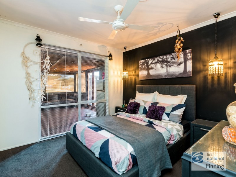4 Maria Court, Cranbourne North VIC 3977
