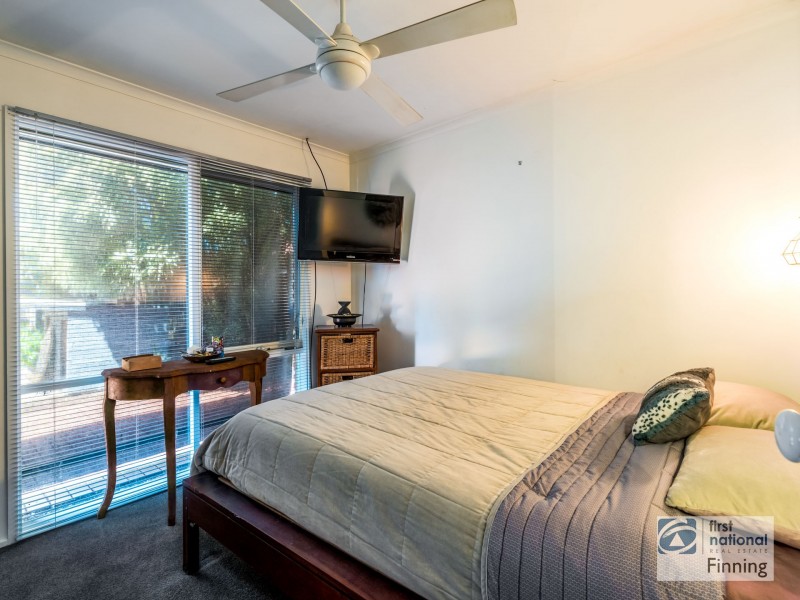 4 Maria Court, Cranbourne North VIC 3977