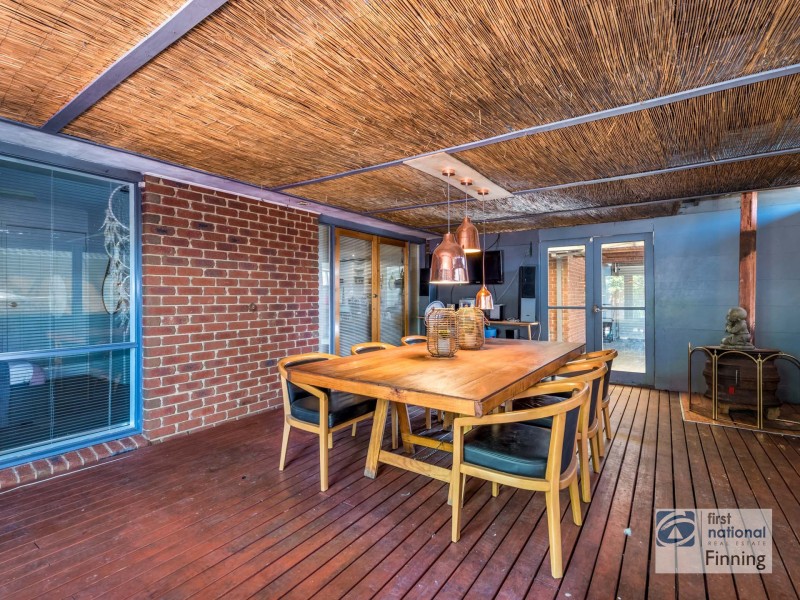 4 Maria Court, Cranbourne North VIC 3977