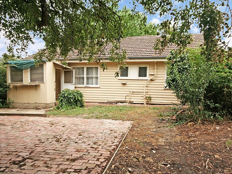 2 Mundaring Drive, Cranbourne VIC 3977