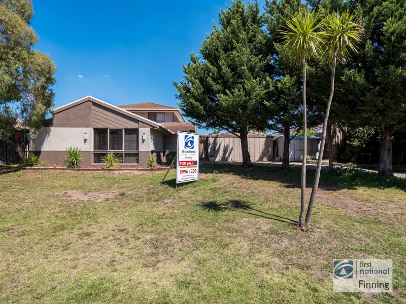 4 Hindmarsh Court, Cranbourne North VIC 3977