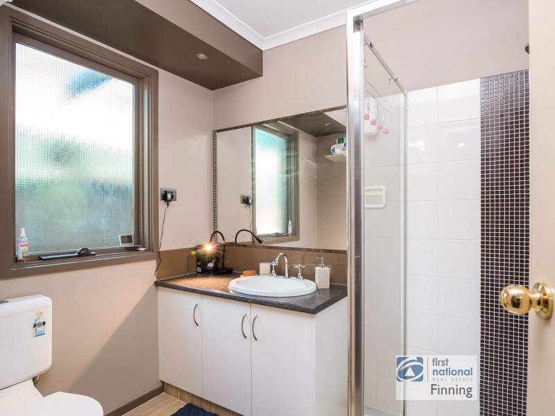 4 Hindmarsh Court, Cranbourne North VIC 3977