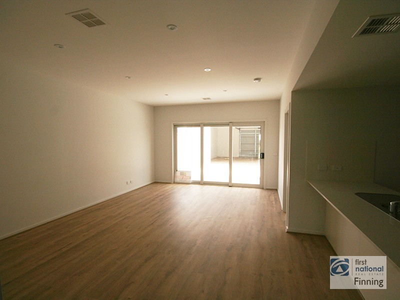 4 Laidlaw Lane, Cranbourne VIC 3977