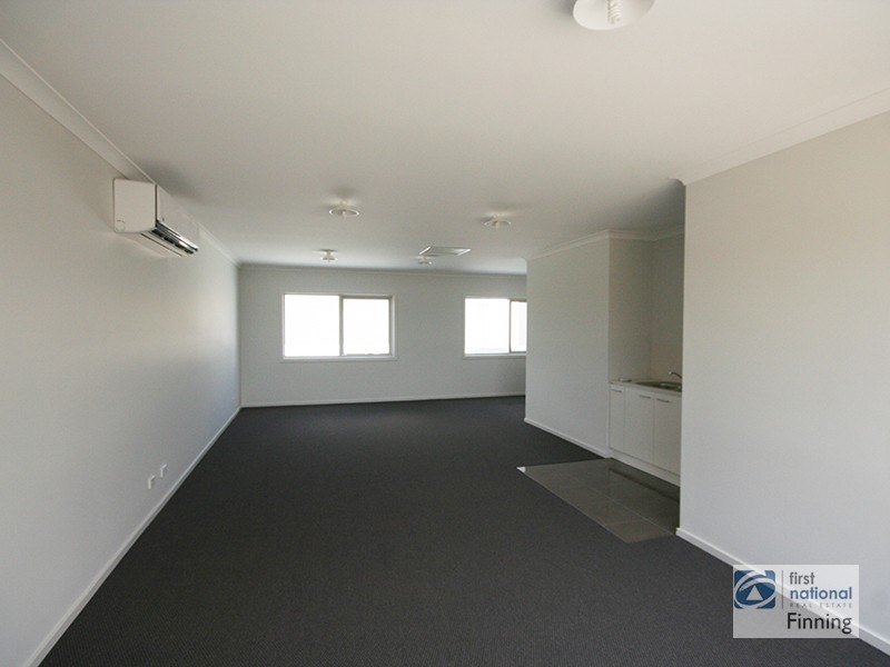 4 Laidlaw Lane, Cranbourne VIC 3977