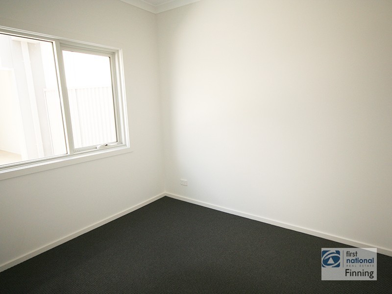 4 Laidlaw Lane, Cranbourne VIC 3977