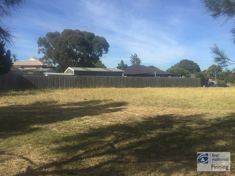 15 Rowen Court, Cranbourne North VIC 3977