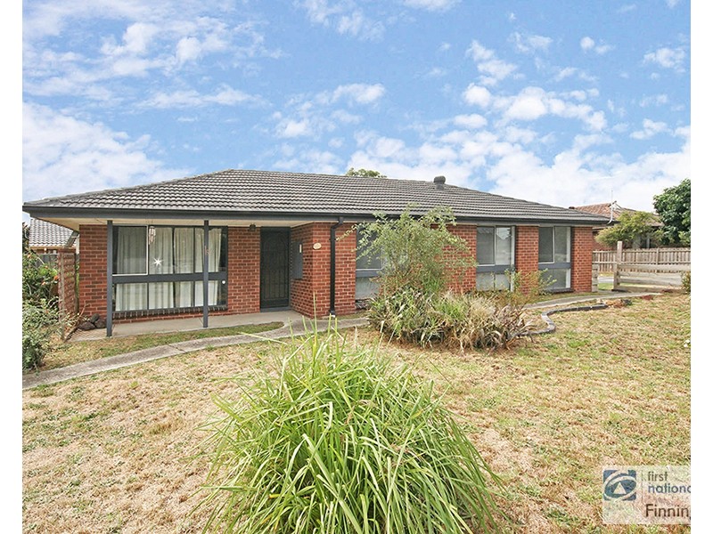 16 Fairbairn Road, Cranbourne VIC 3977