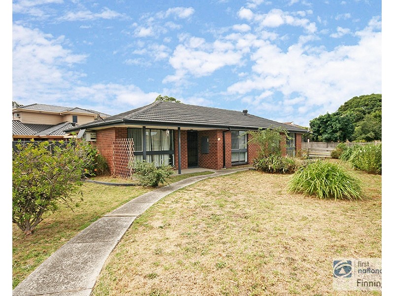 16 Fairbairn Road, Cranbourne VIC 3977