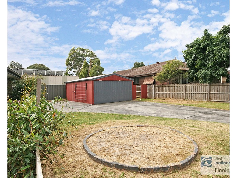 16 Fairbairn Road, Cranbourne VIC 3977