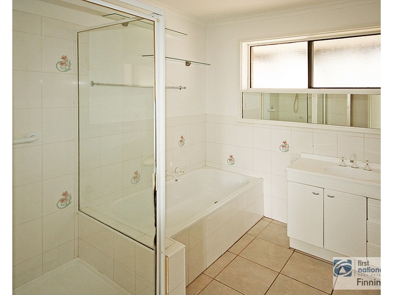 16 Fairbairn Road, Cranbourne VIC 3977