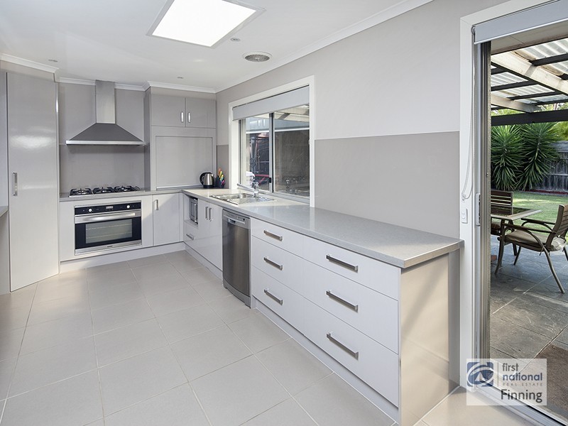 13 Elaine Court, Cranbourne VIC 3977