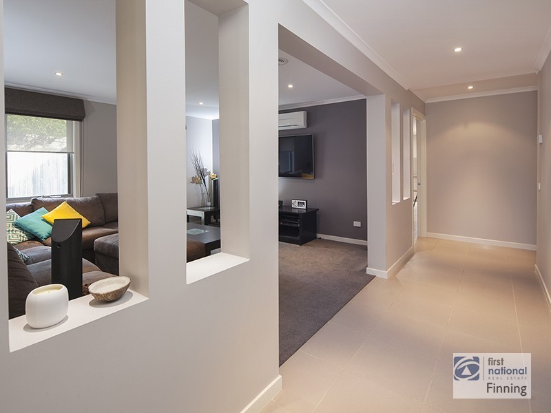 13 Elaine Court, Cranbourne VIC 3977