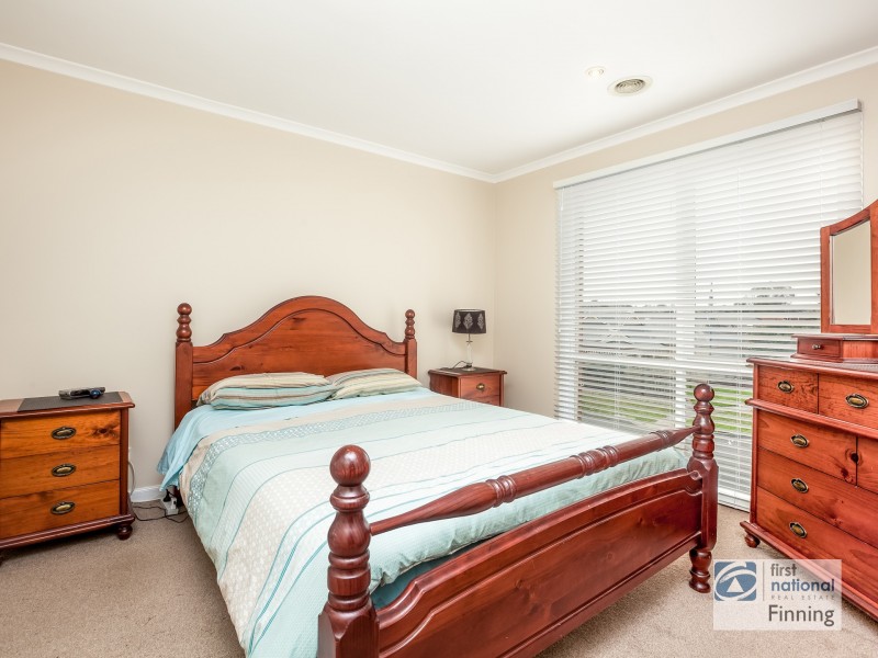 23 Paterson Drive, Lynbrook VIC 3975