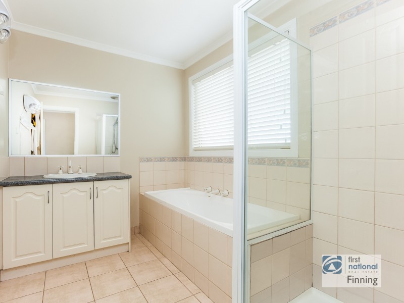 23 Paterson Drive, Lynbrook VIC 3975