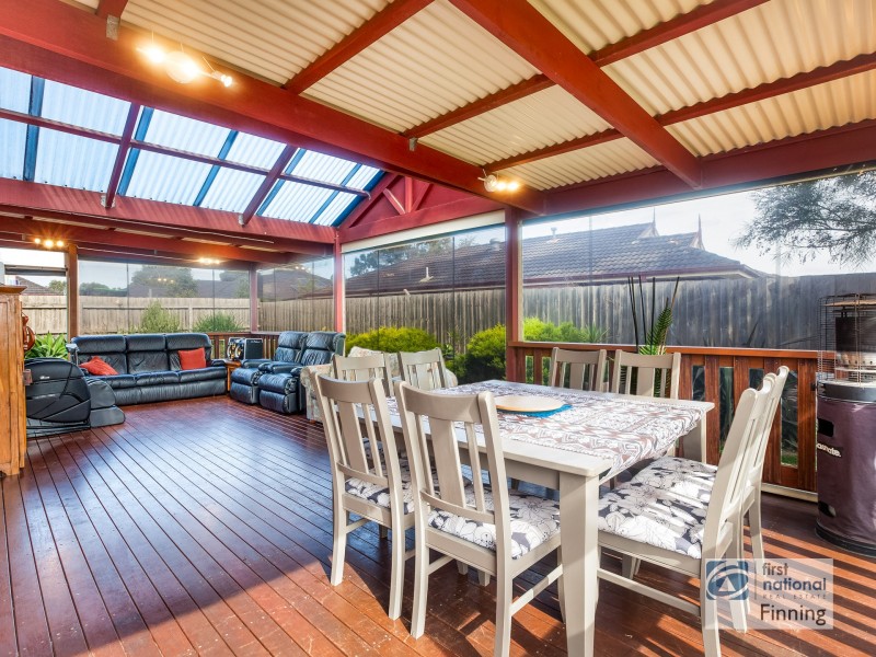 23 Paterson Drive, Lynbrook VIC 3975