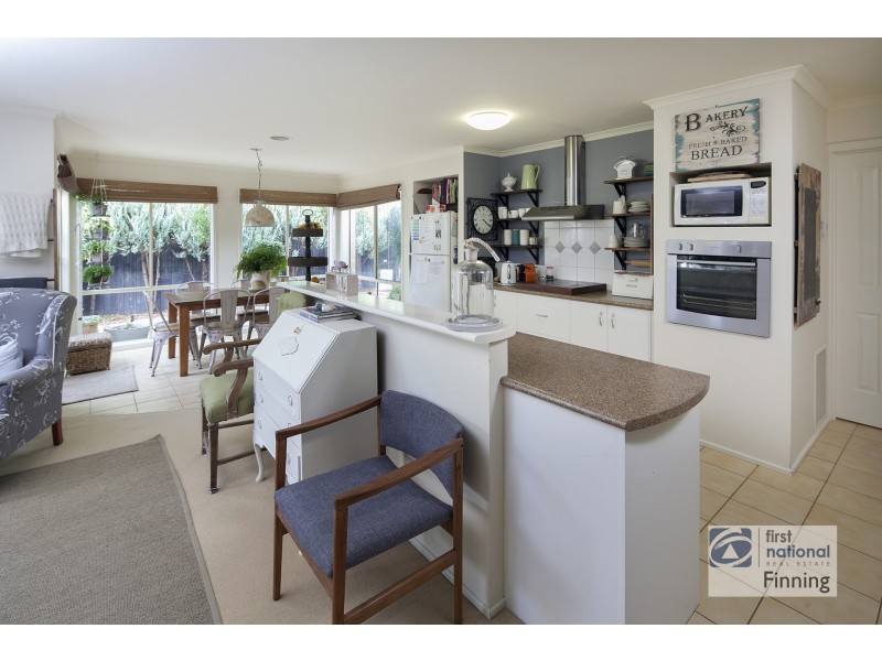 6 Furze Court, Cranbourne West VIC 3977