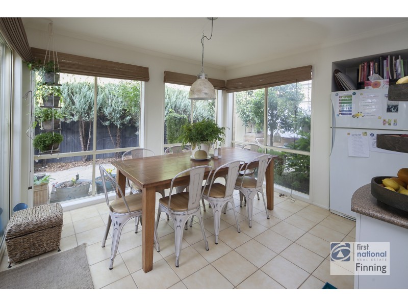 6 Furze Court, Cranbourne West VIC 3977