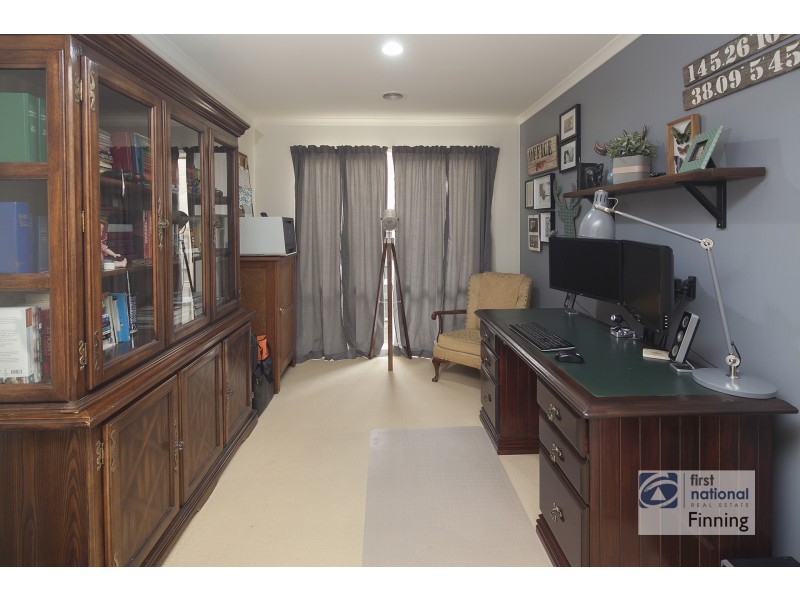 6 Furze Court, Cranbourne West VIC 3977