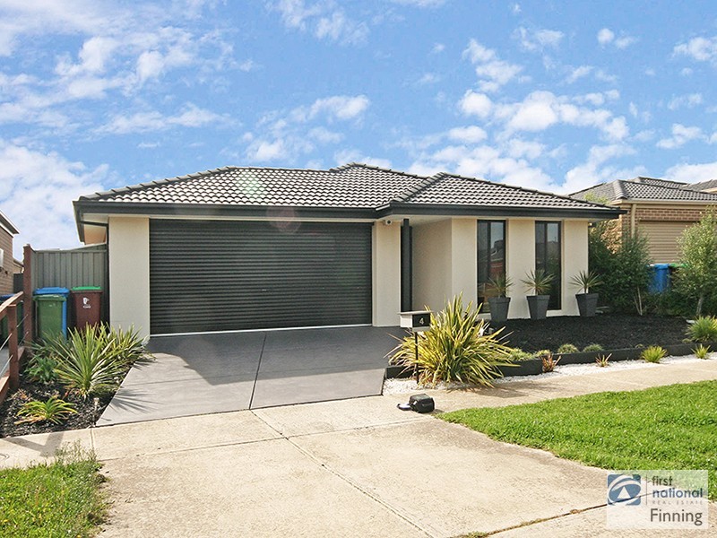 4 Wiltshire Avenue, Cranbourne East VIC 3977