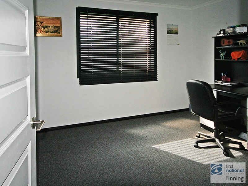 4 Wiltshire Avenue, Cranbourne East VIC 3977