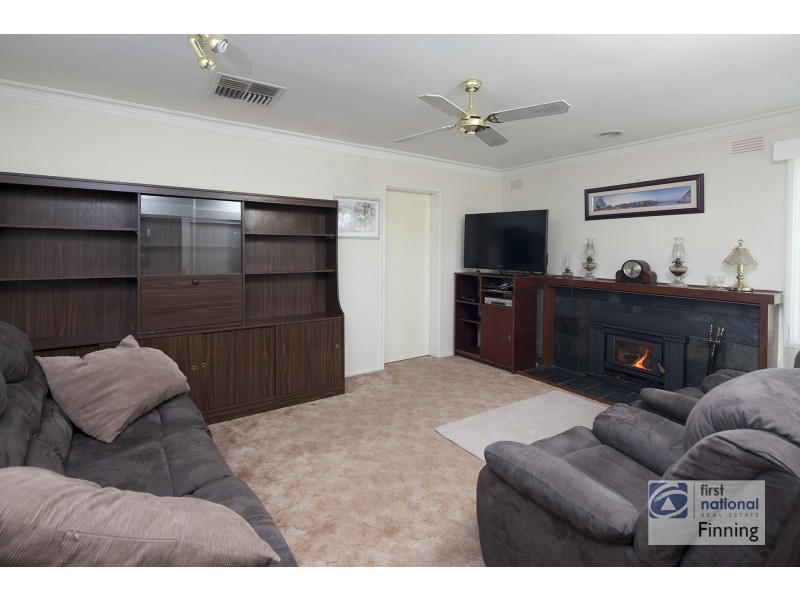 28 Lurline Street, Cranbourne VIC 3977