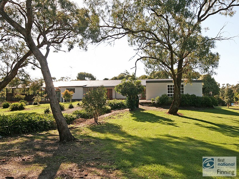 15 Currawong Grove, Cannons Creek VIC 3977