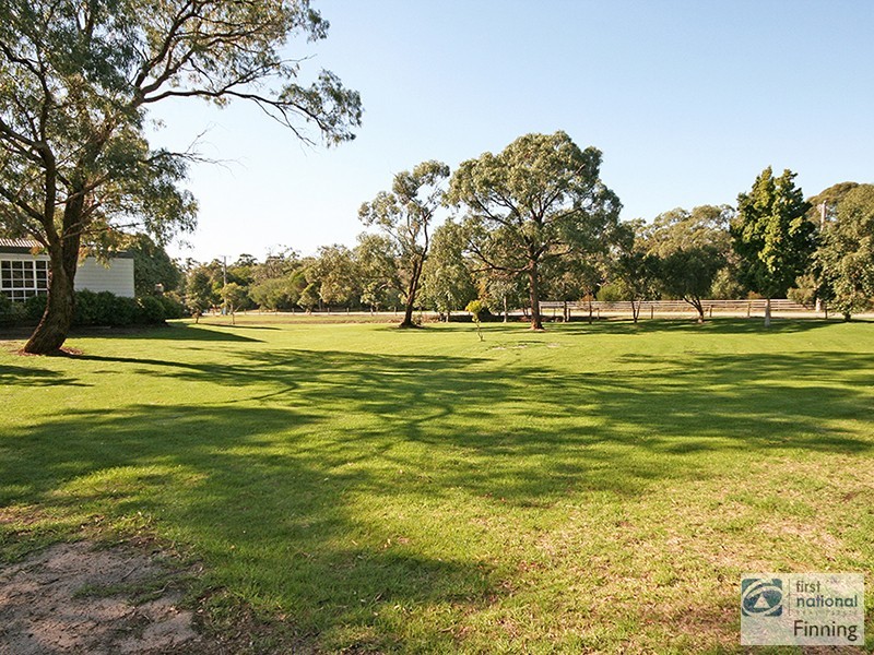 15 Currawong Grove, Cannons Creek VIC 3977