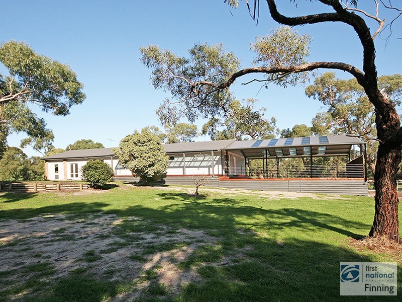 15 Currawong Grove, Cannons Creek VIC 3977